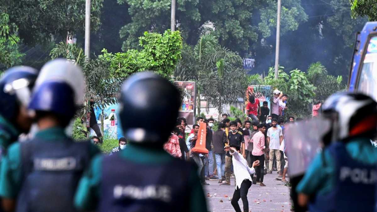 Police clash footage shocks Bangladesh as internet returns