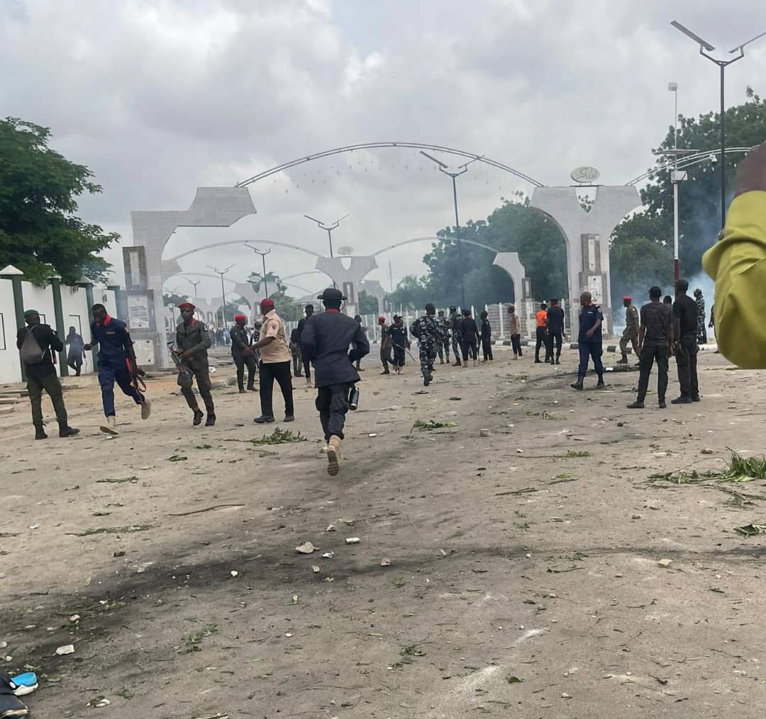 Police Disperse Protesters’ Attempt To Enter Kano Gov’t House