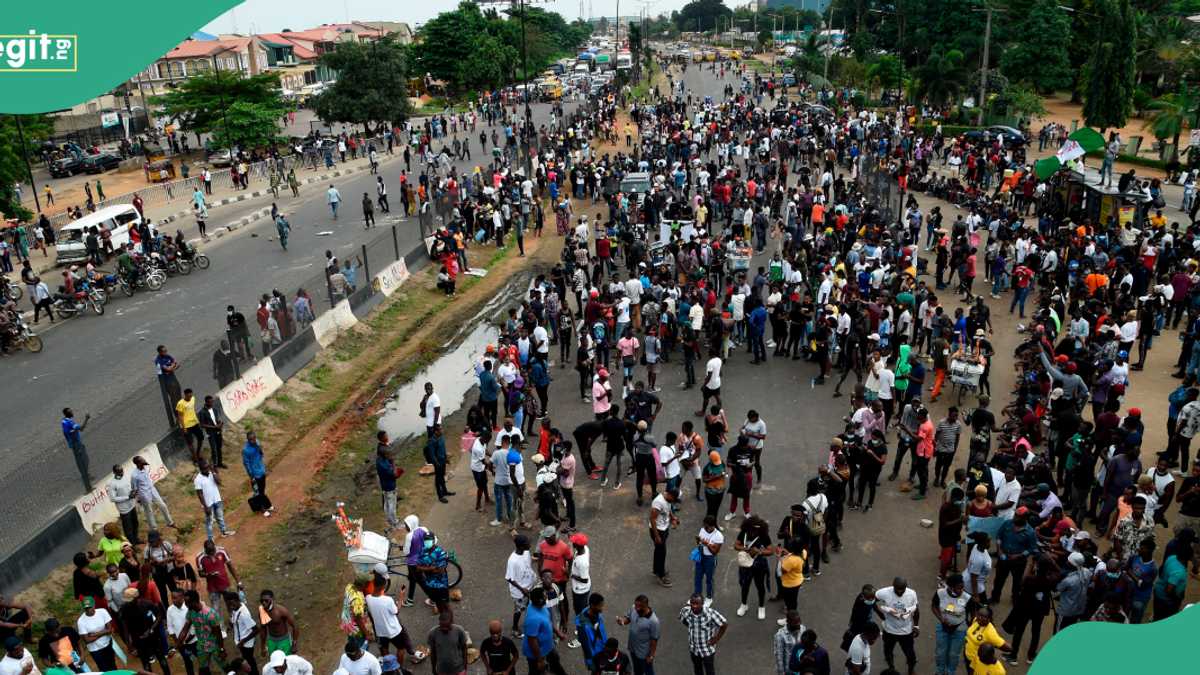 BREAKING: Tension as 6 Protesters Reportedly Shot Dead In Niger State