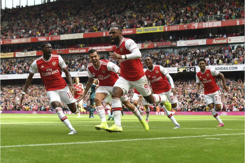 Arsenal Begin Title Chase With 2-0 Win Over Wolves