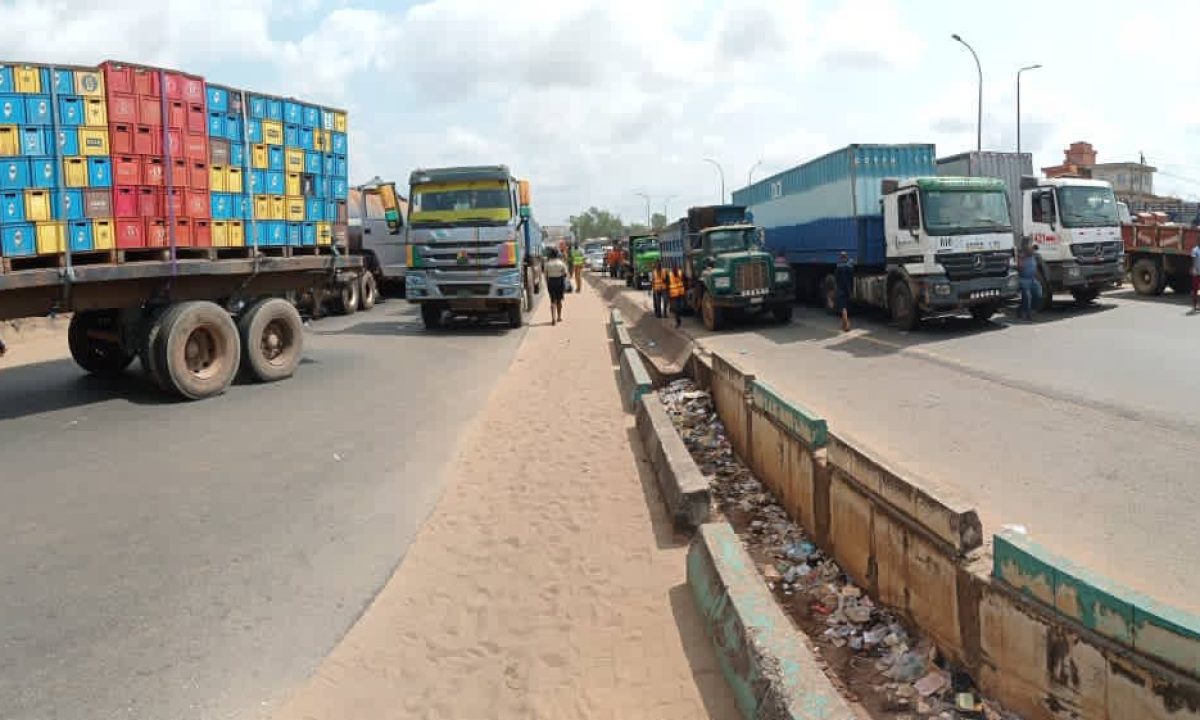 Drivers Block Owerri Roads Over Seized Truck