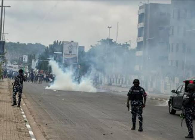 Just in: Police fire teargas carnisters at women protesting in Abuja