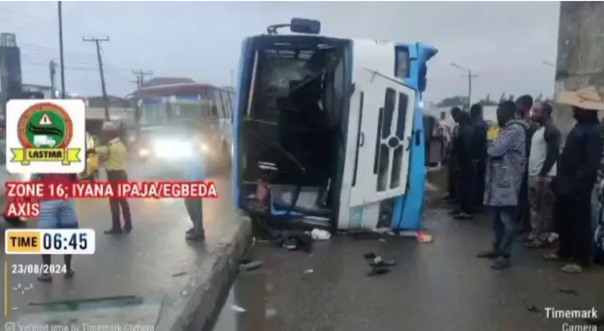 Many Injured as BRT bus tumbles In Lagos