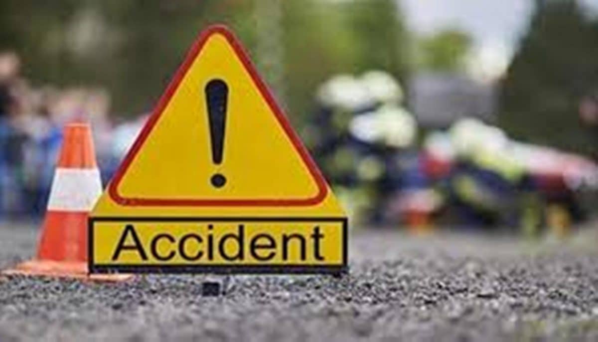 Two escape death as bus rams into truck in Lagos