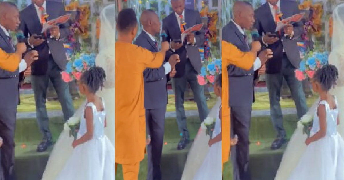 "He no wan keep her na by f0rce" – Wedding guests chuckles as groom hesitate to pronounce his wedding vows (VIDEO)