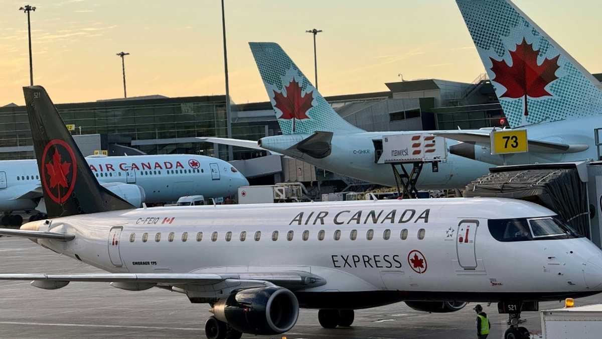 Deal with pilots averts strike at Air Canada