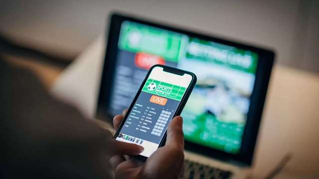 Leveraging Live Betting: How The Real-Time Sports Betting Trends Are Adopted By Online Casinos