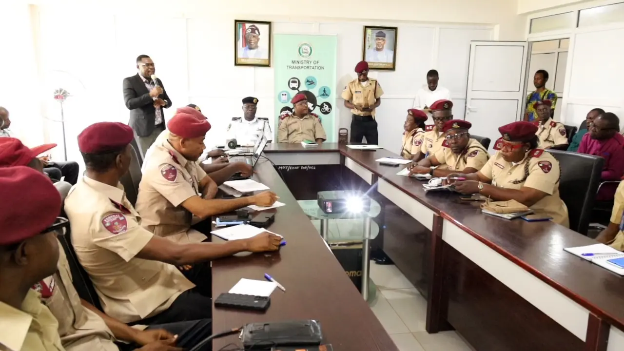 Ogun partners FRSC to curb fake driver’s license issuance, road accident