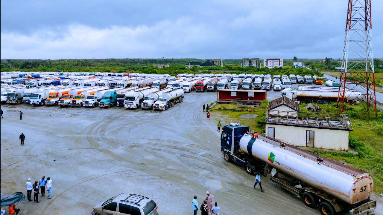 Petrol Supply: NNPCL, Dangote lock horns as price reduction hope fades