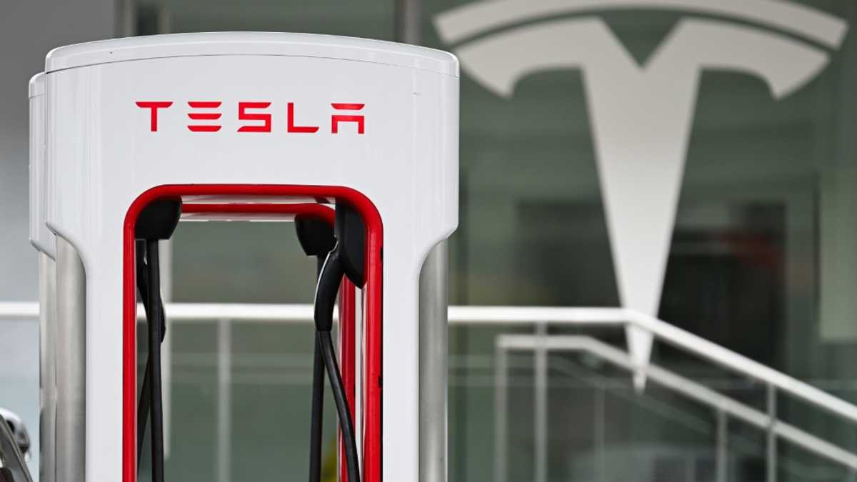 Tesla shares jump as profits rise on lower expenses