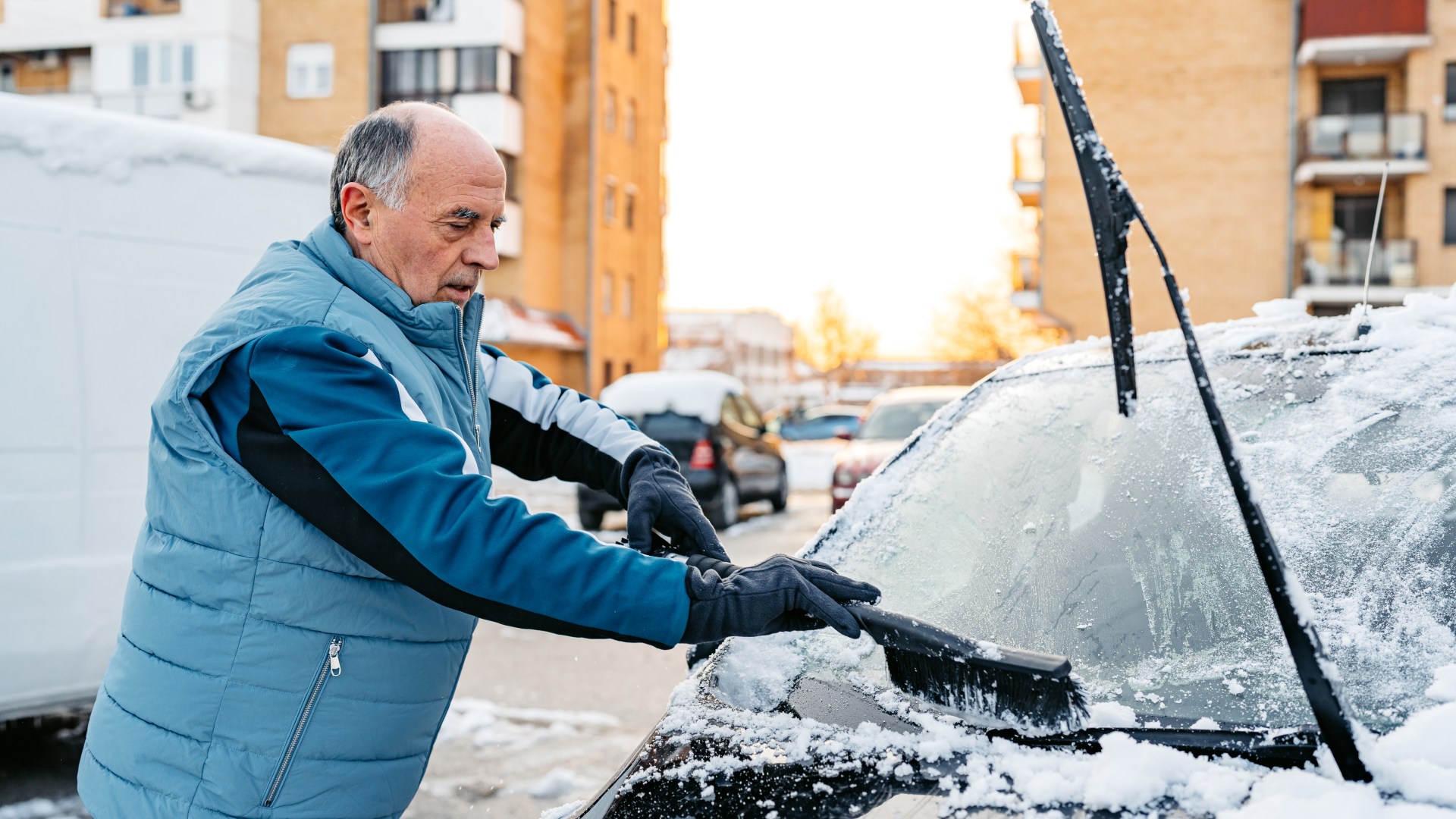 ‘Ten minute trick’ to warm up your car WITHOUT wasting petrol on heating - you barely have to lift a finger