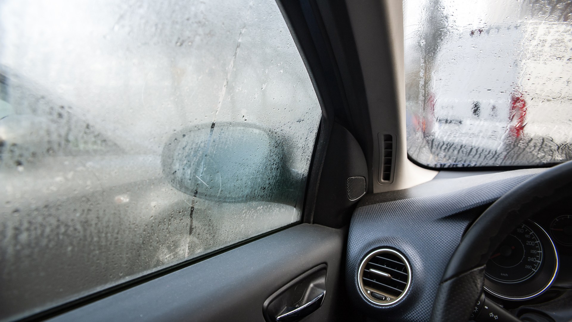 Drivers blown away by 89p Tesco item in everyone’s fridges that defogs your car windscreen & keeps it clean all winter