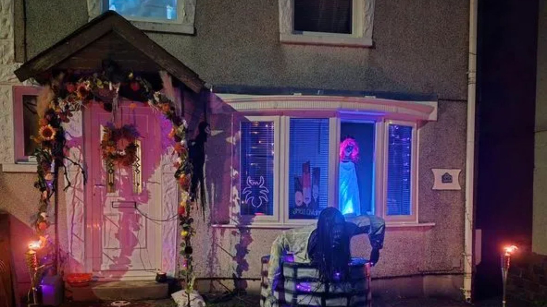 I turned my tiny front garden into a spooky haunted house for Halloween - all you need is a £6 buy, people are obsessed