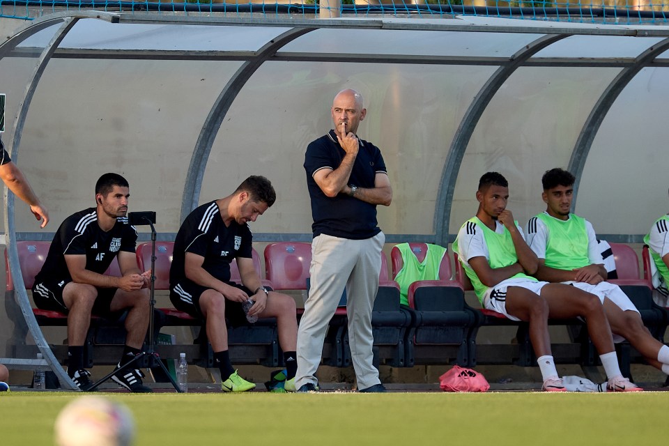 Rui Mota is the head coach of FC Noah