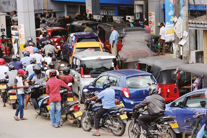 Again, Tinubu's govt increases fuel price