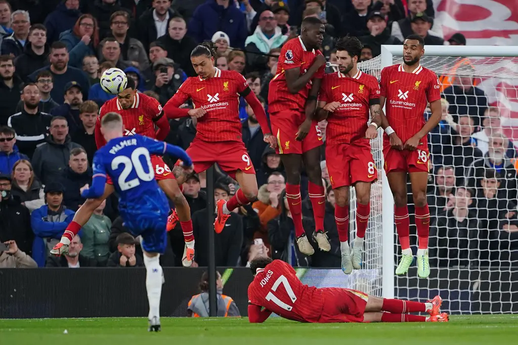 EPL: Liverpool go back top of table with 2-1 win over Chelsea