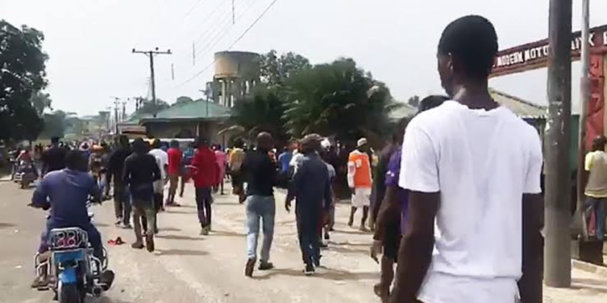 Rivers LG Poll: Heavily armed men open fire to scare voters at Wike