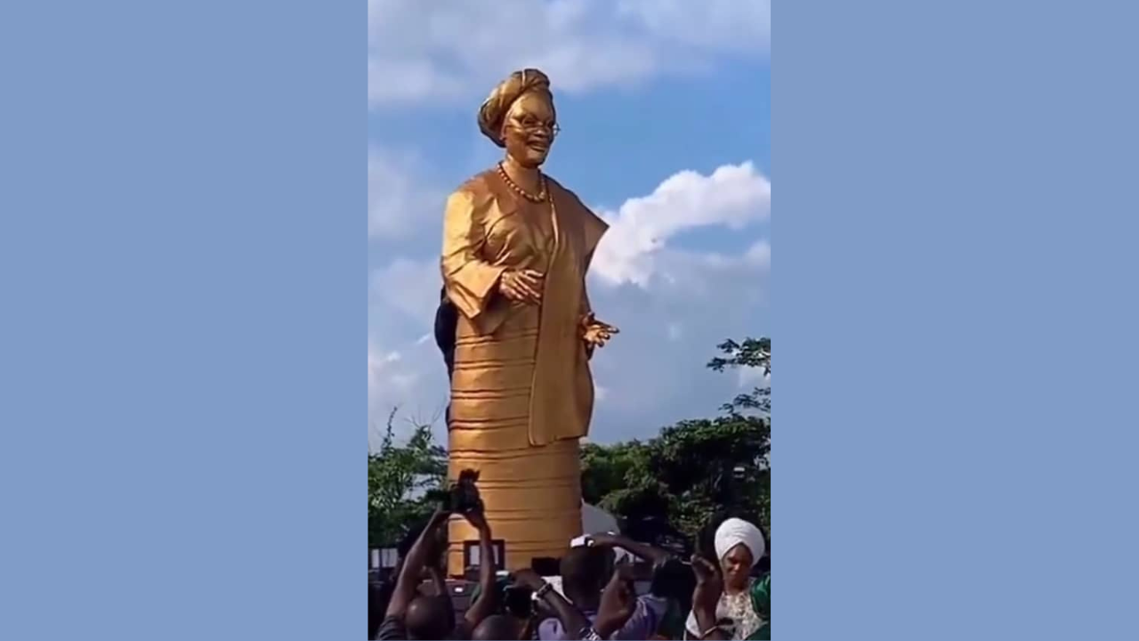 Ooni Honours First Lady Tinubu With Golden Statue, Others