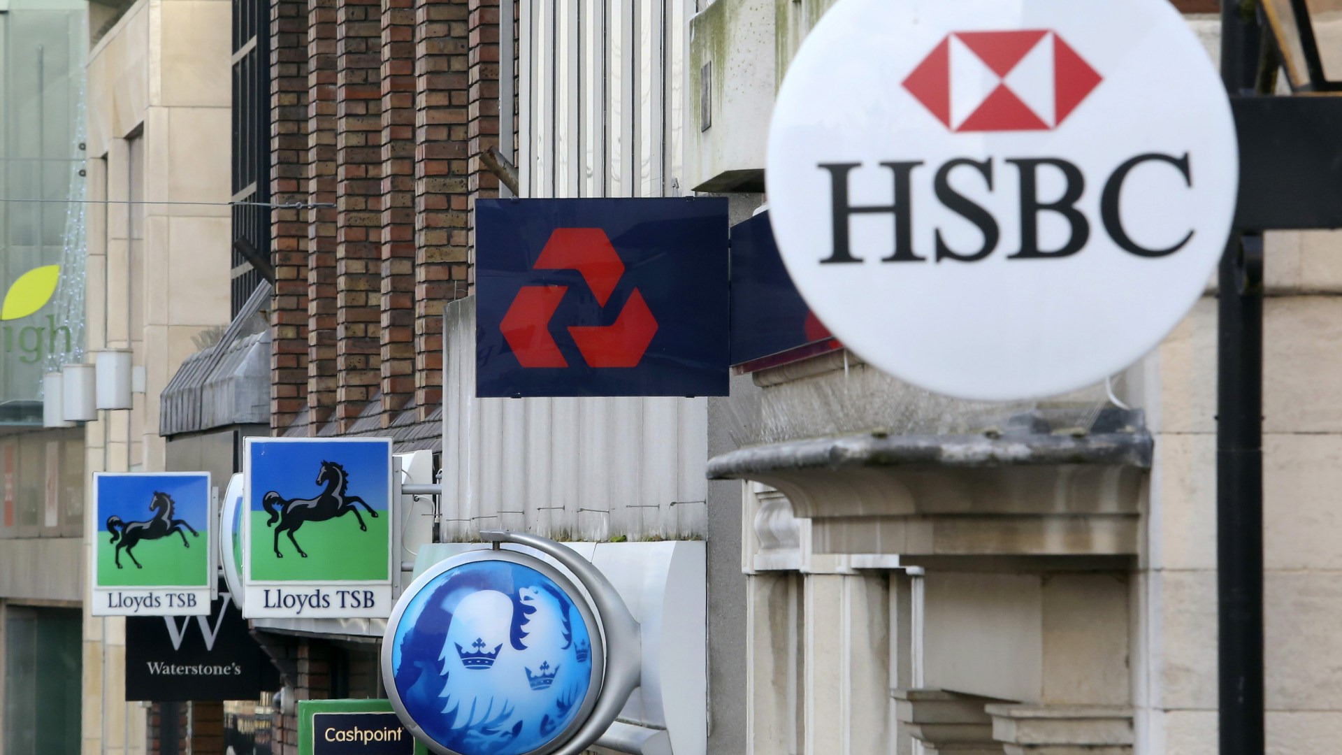 Major bank cuts mortgage rates as markets wobble as Budget hits businesses