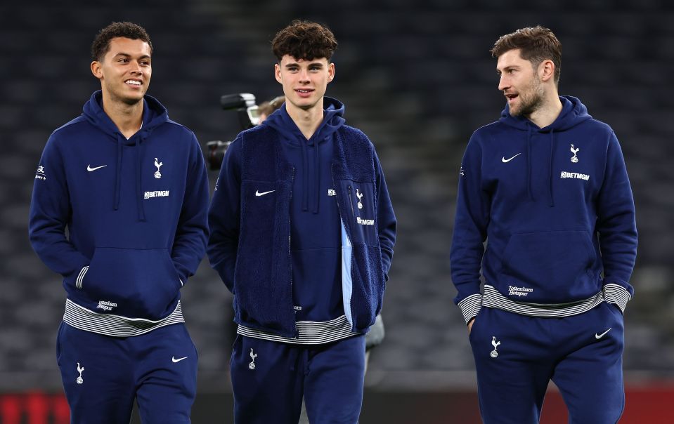 Archie Gray (centre) with Brennan Johnson and Ben Davies