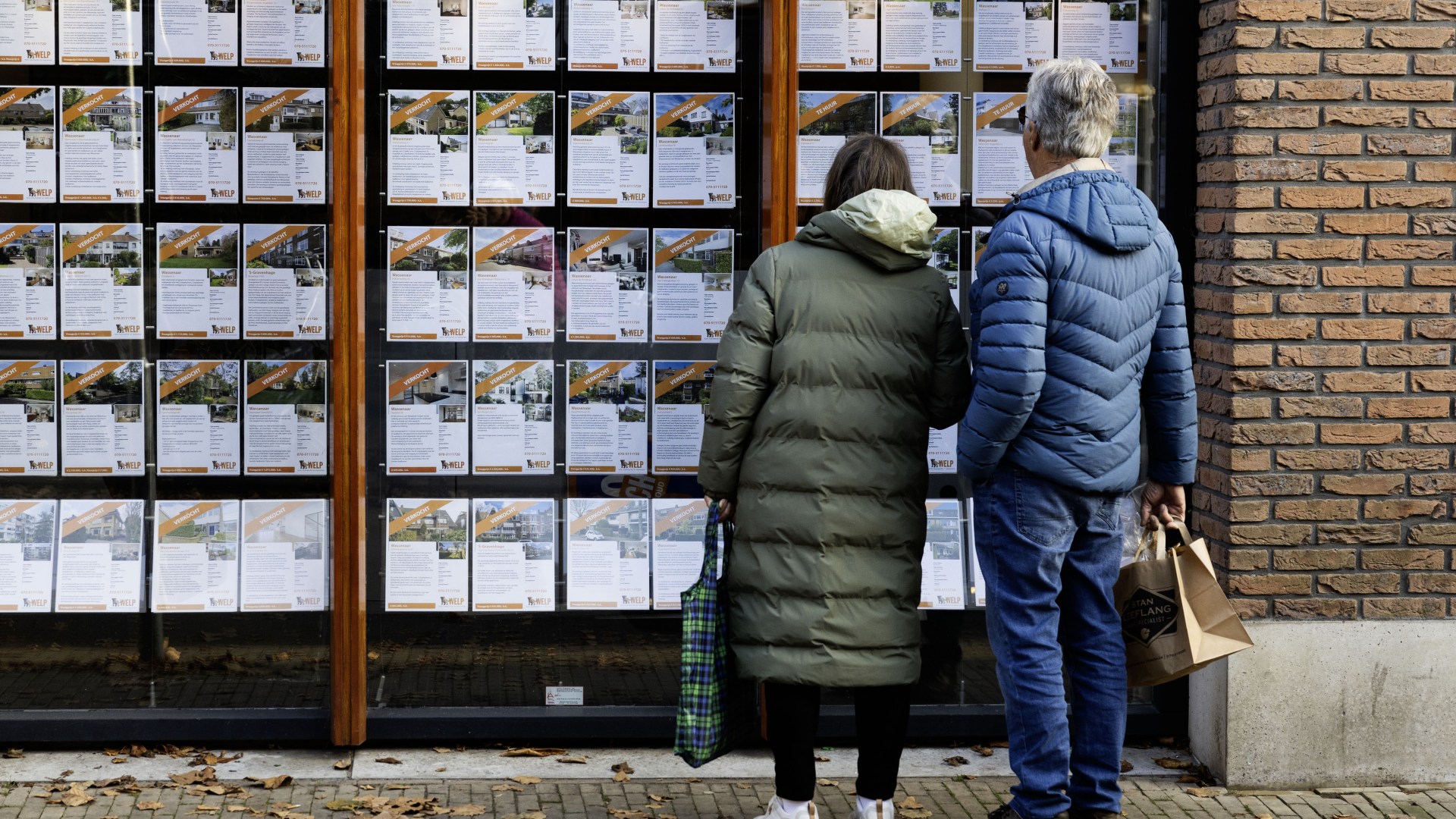 UK house prices hit 'surprise' record high ahead of Bank of England interest rate decision