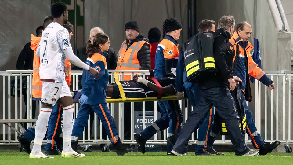 Elis needed lengthy treatment after a collision for Bordeaux in February