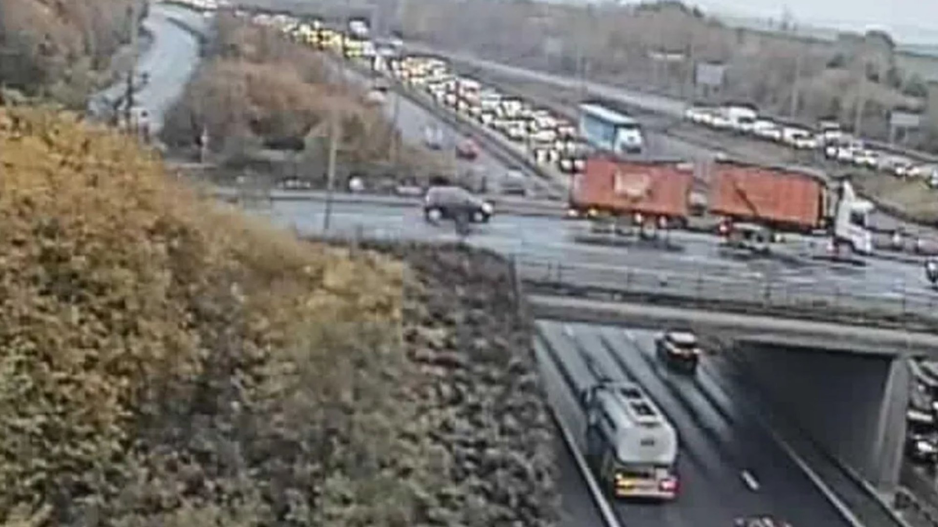 Rush hour chaos as five-car pile up on busy M60 causes seven miles of queues with ‘severe’ delays – The Scottish Sun