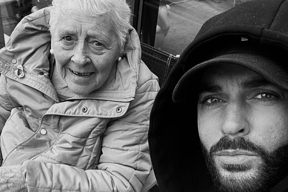 Pete also included a selfie with his late nan Doreen in the post