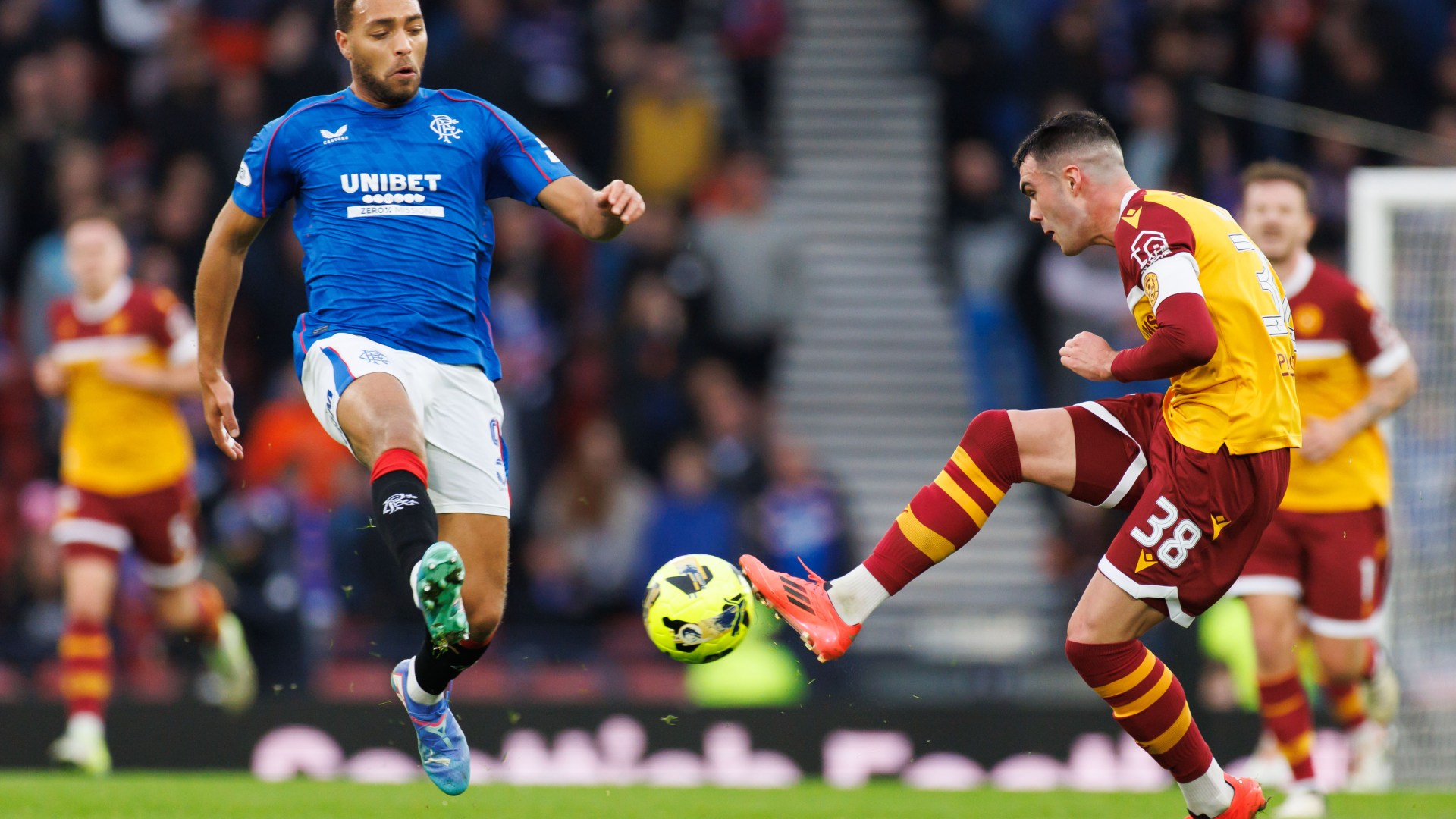 'Lennon Miller walks into this Rangers' team insists Ibrox legend as he urges Philippe Clement to splash the cash