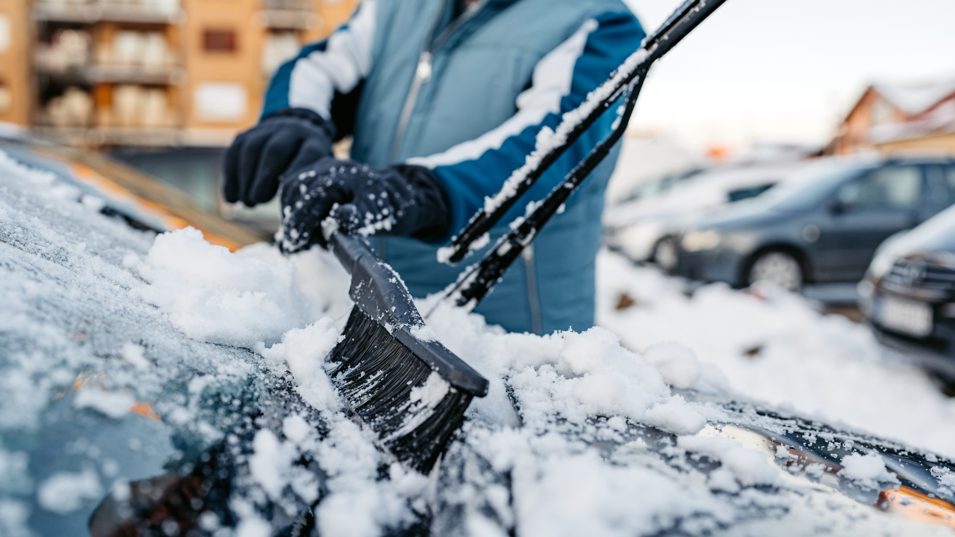 Drivers hail 24p kitchen staple that leaves windscreens frost free saving vital seconds on busy mornings