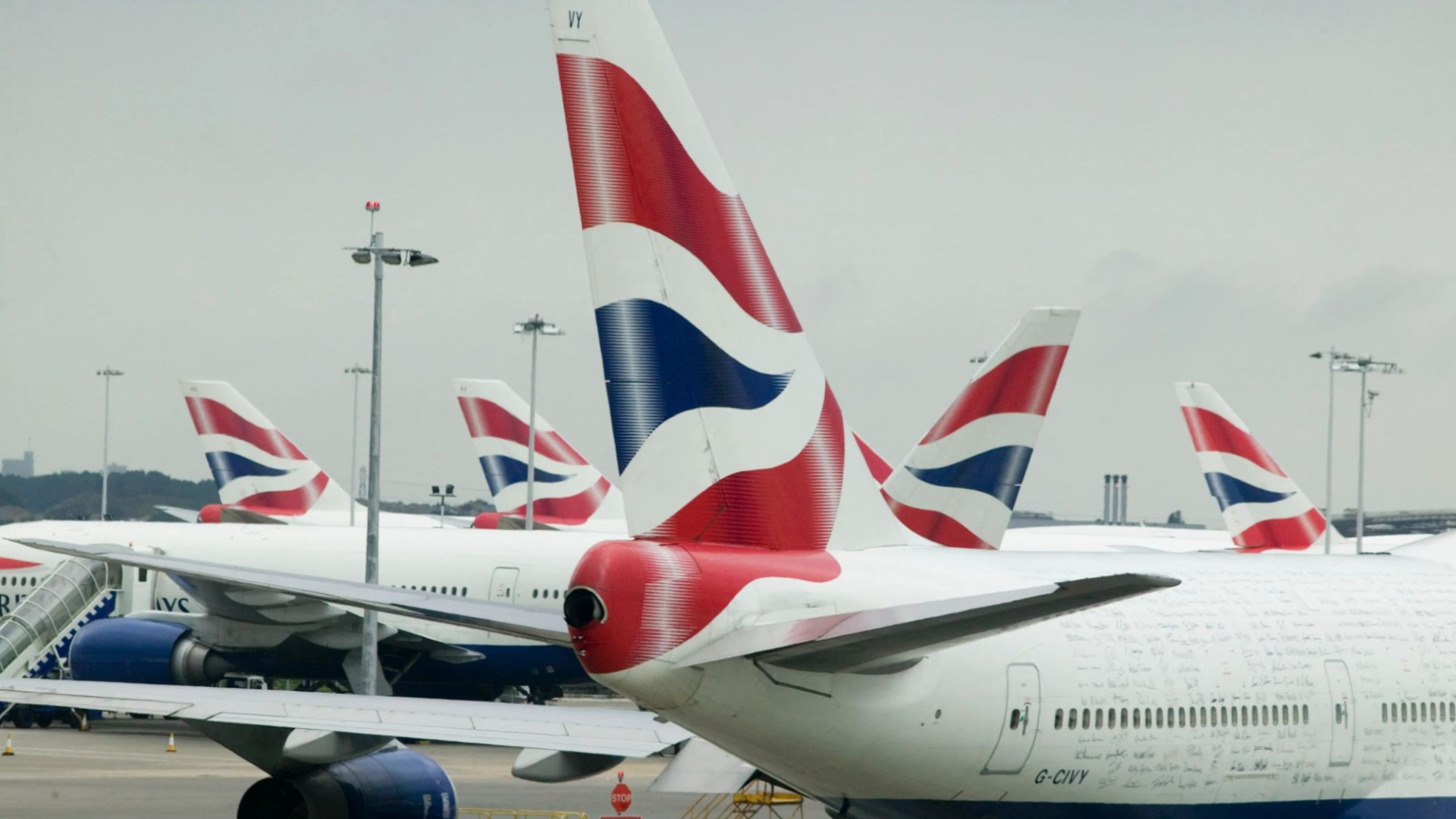 British Airways flights GROUNDED as IT meltdown leaves 'thousands of passengers' stranded & website down