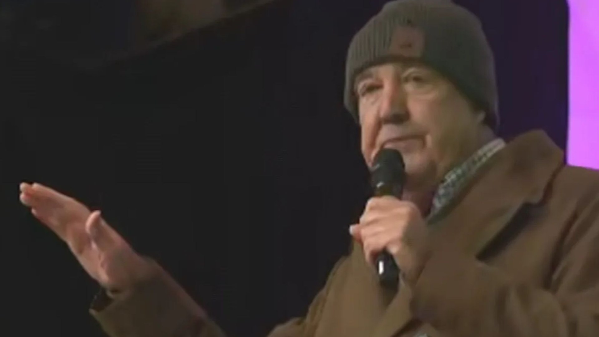 Moment Jeremy Clarkson calls for medic as protesting farmer 'falls ill' as he speaks at Westminster rally