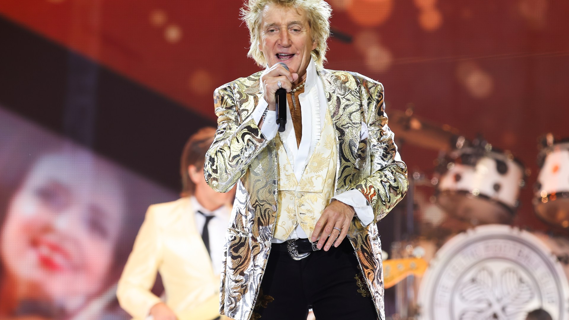 Sir Rod Stewart, 79, supported by fans as he makes huge career announcement