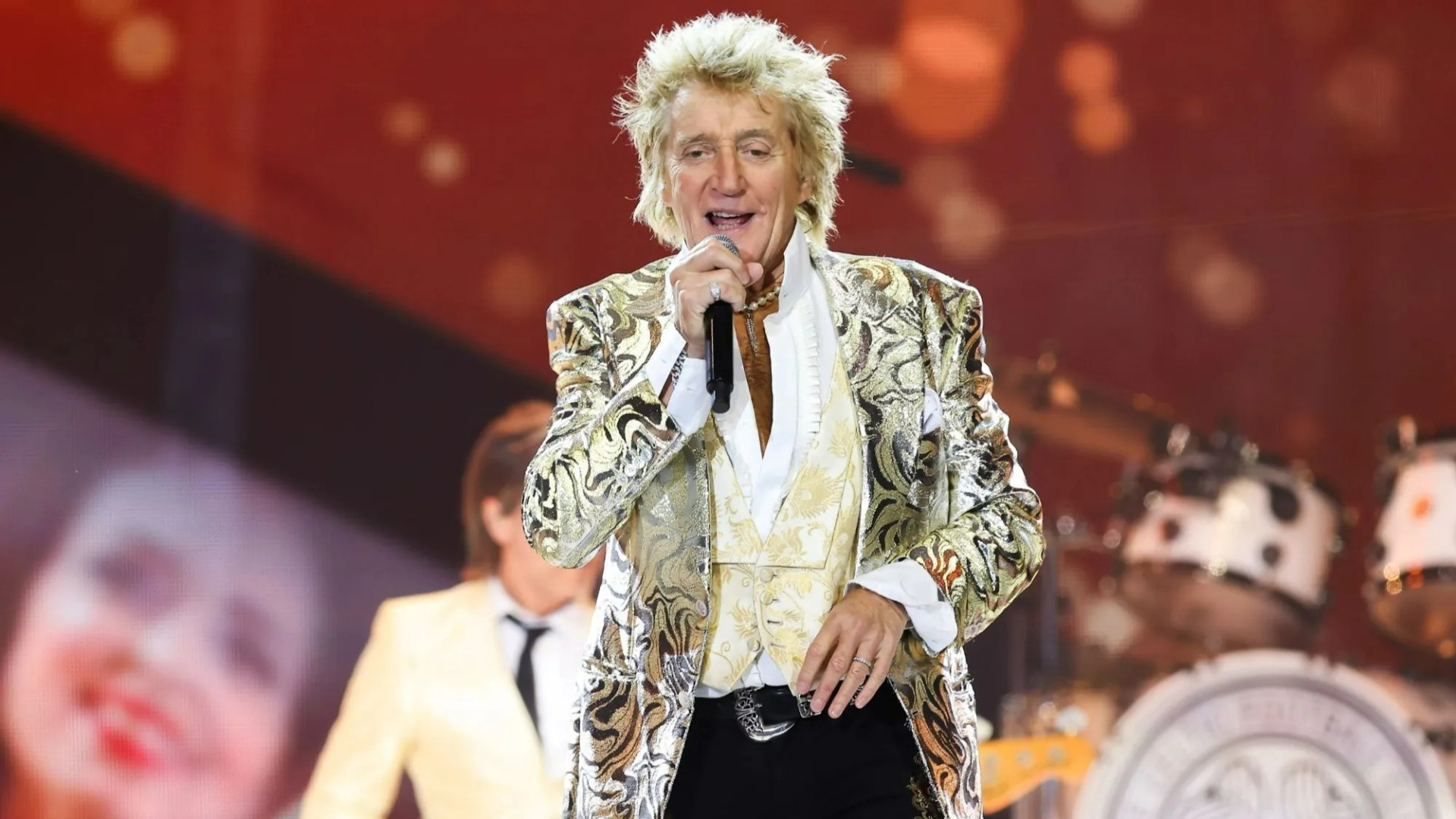 Rod Stewart drops major announcement over future in emotional statement