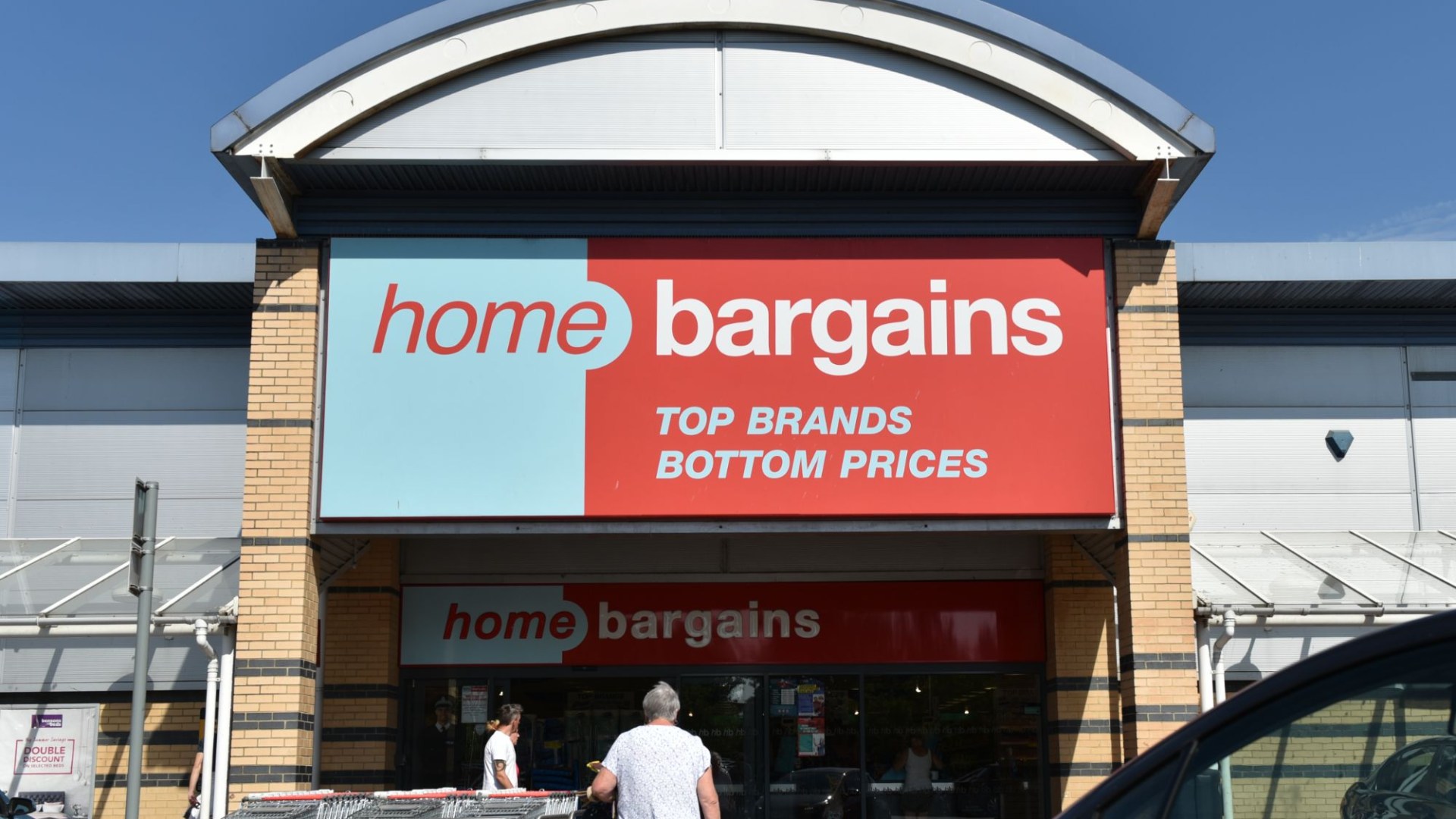 Home Bargains shoppers race to bag £15 dupe of posh £230 scented candle