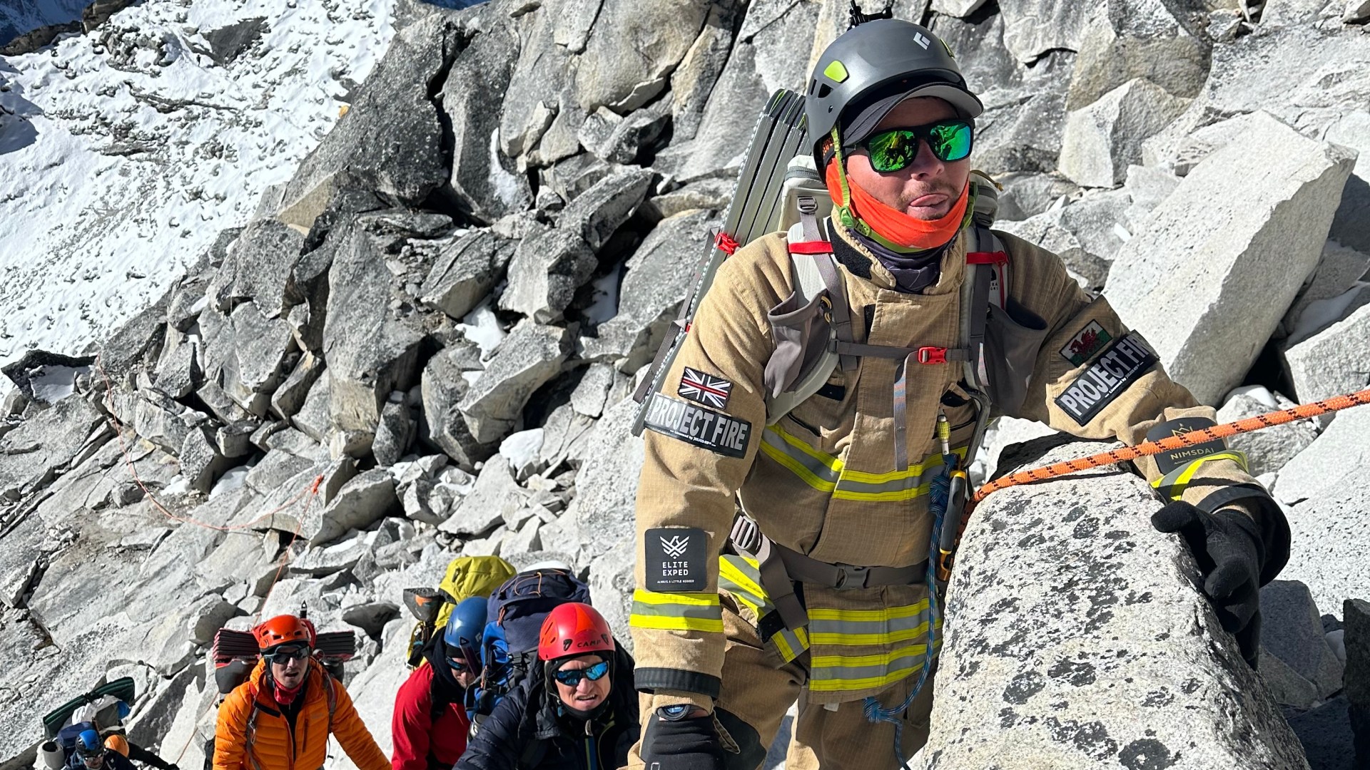 Brit fireman aims high as he prepares to tackle Mount Everest in full fire gear