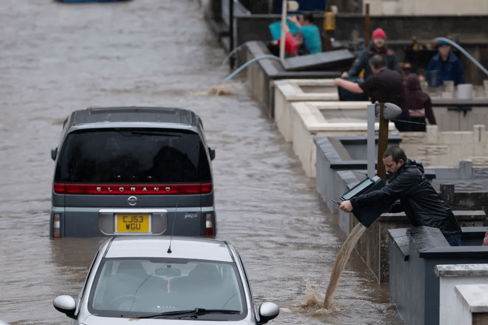 Flooding on roads has seen cars completely submerged in some areas