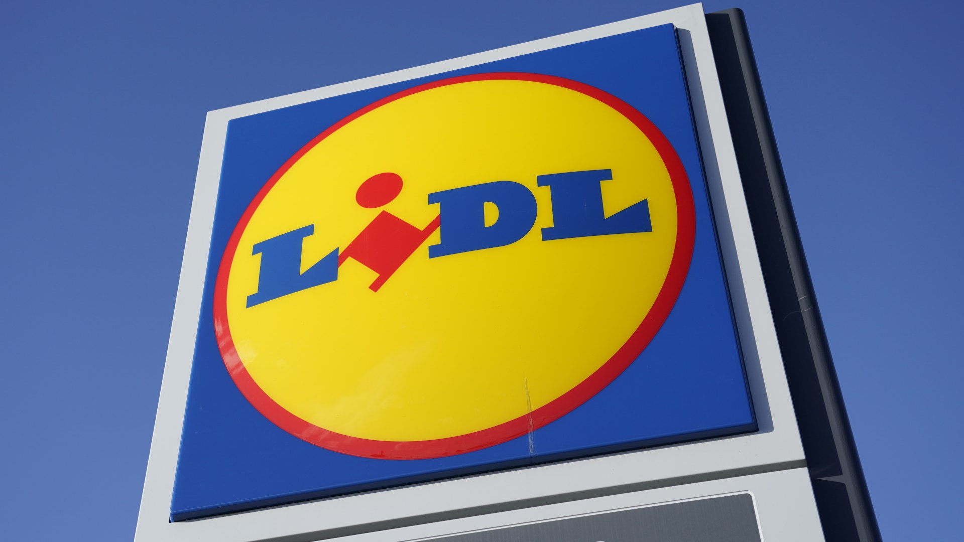 Lidl shoppers furious over big change to orange sticker discounts and ‘reduction hour’ where it slashes prices