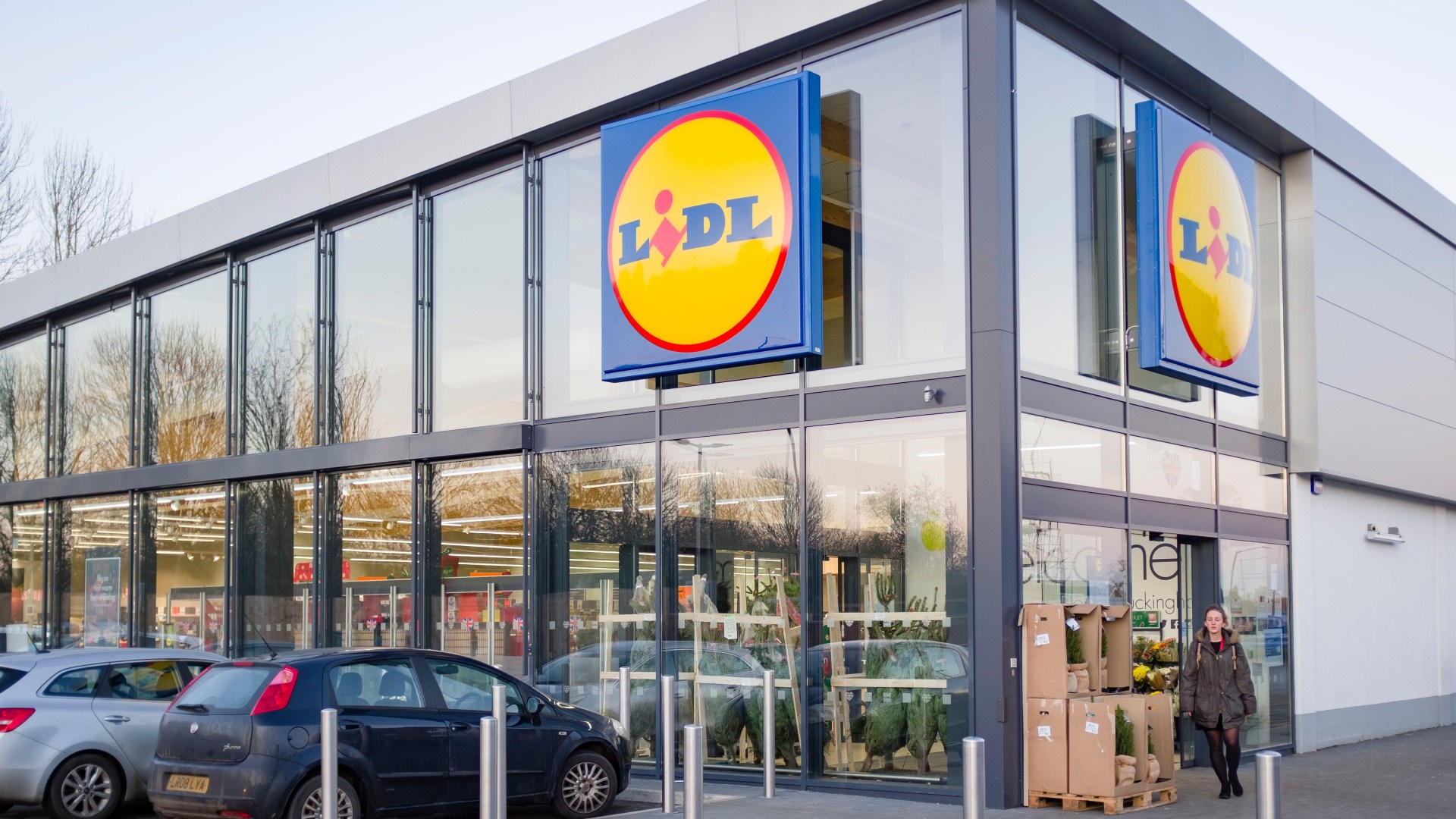 Chilly Brits racing to Lidl for ‘luxury’ middle aisle item that’s perfect for keeping you warm without needing heating