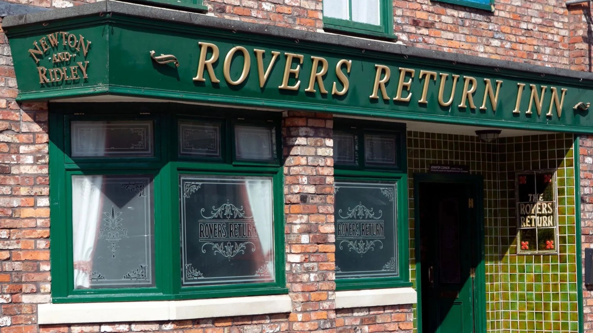 Coronation Street legend killed off in heartbreaking scenes as his family mourn