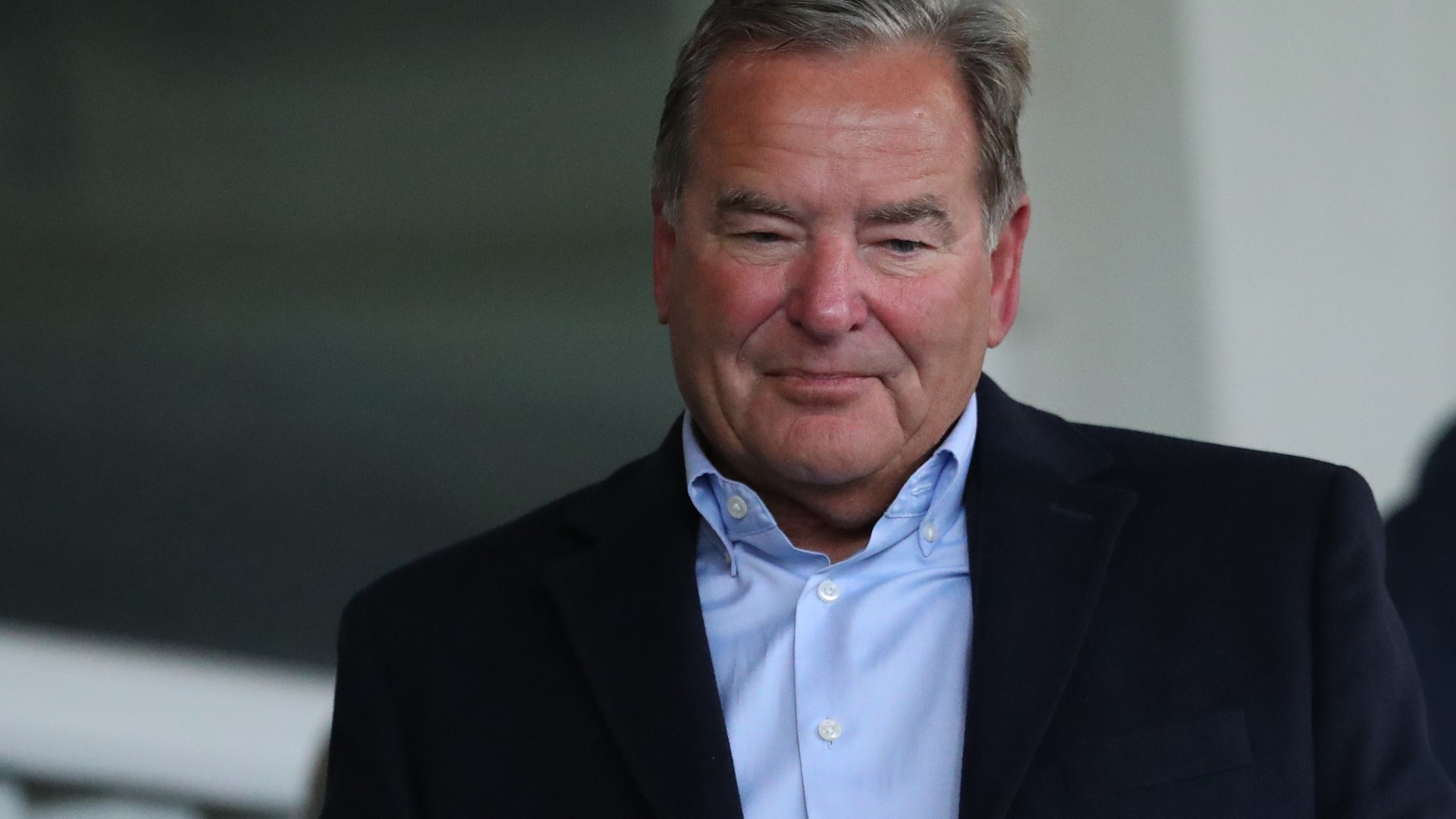 Jeff Stelling blasts Scots hotel over 'rip-off' charge