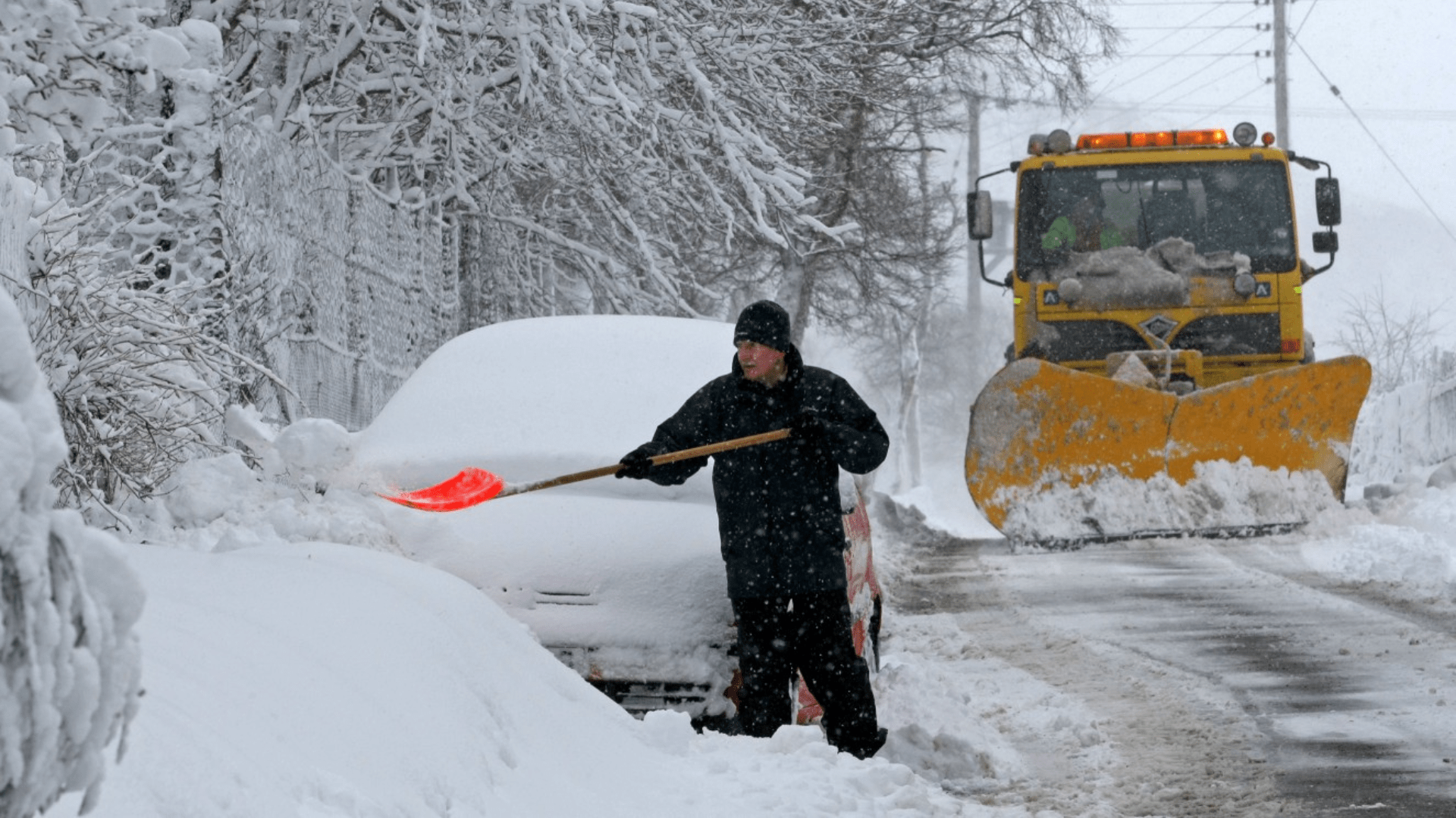 Met Office reveals snow to hit Scotland sooner than expected as weather map shows Arctic air sweeping in