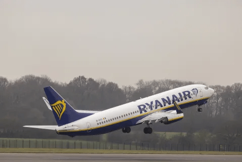 Ryanair passenger dies on flight to Manchester as ‘chaos’ erupts on plane before pilot forced to make emergency landing – The Scottish Sun