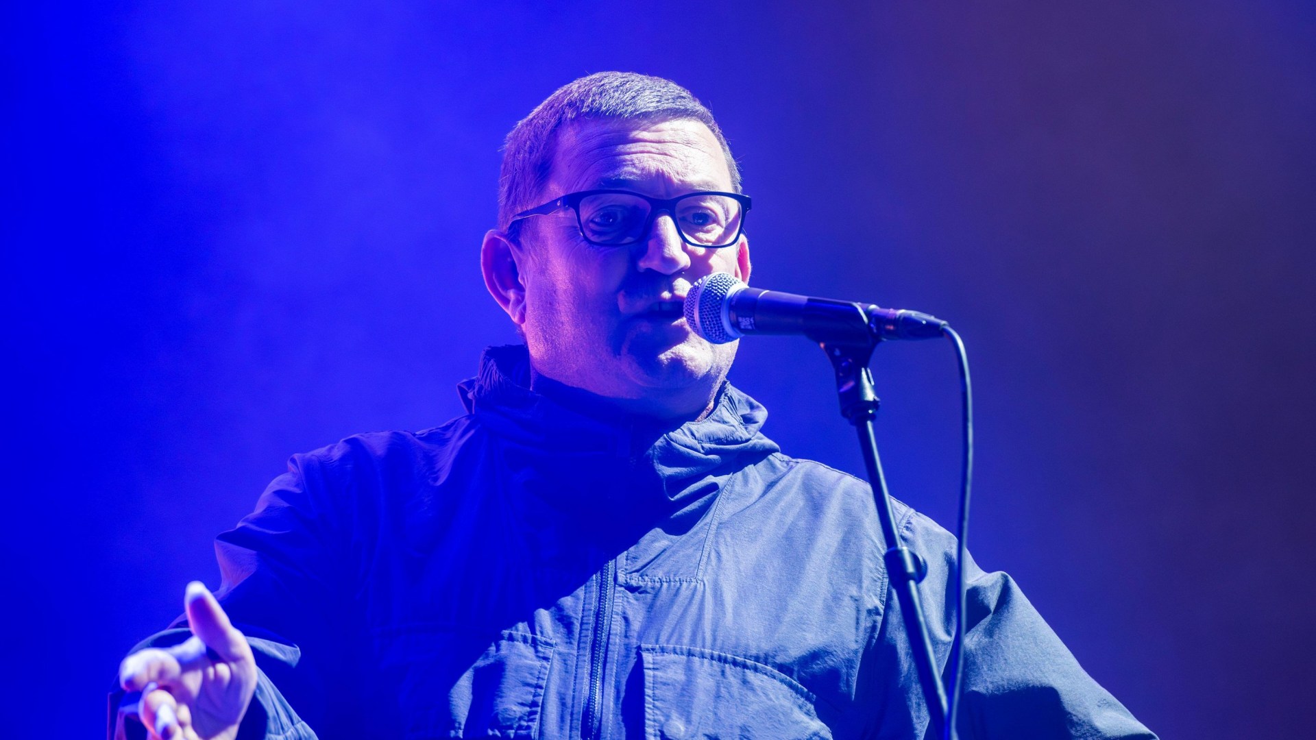 'You've gained a few fans and lost a few' says Paul Heaton as he makes Celtic quip at packed gig to wild cheers and boos