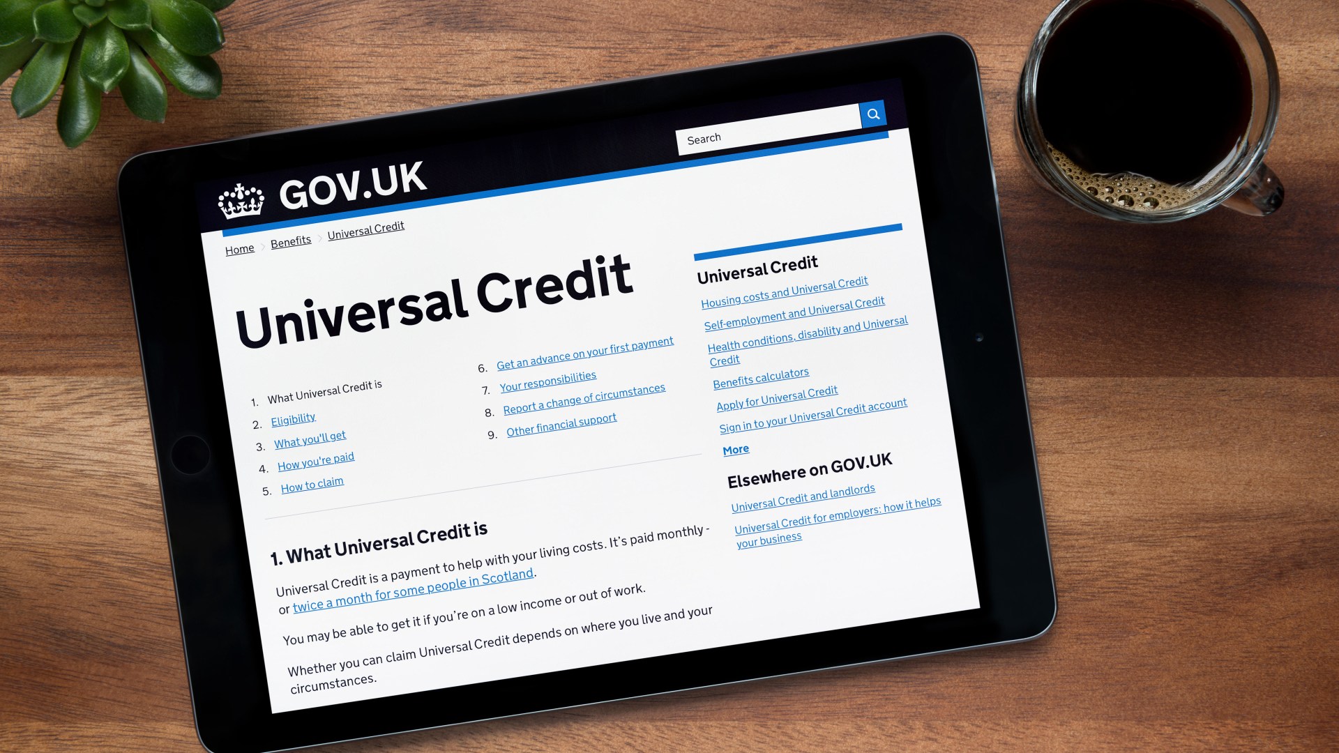 Exact dates thousands on Universal Credit will receive payments early this month