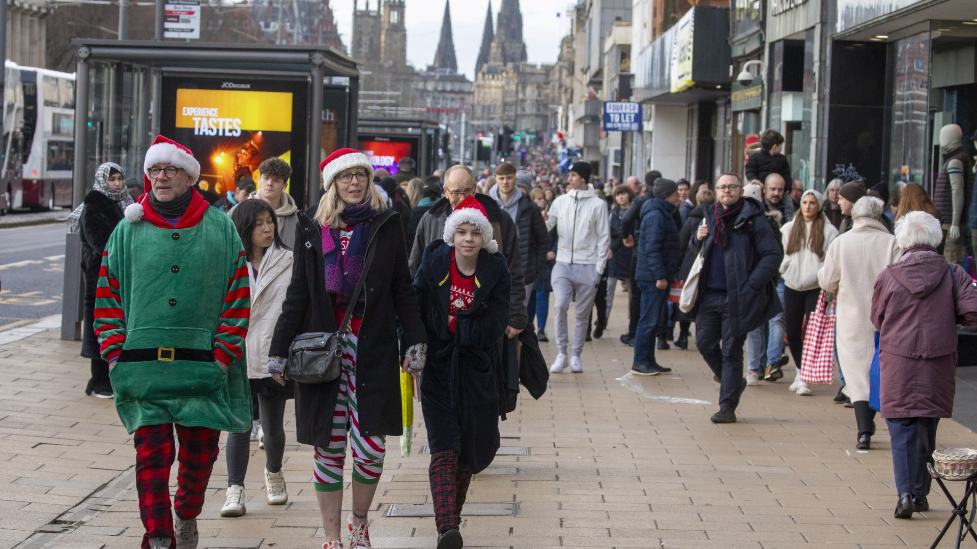 Poll reveals all the habits of UK Christmas shoppers - from panic-buying on Christmas Eve to getting a gift for yourself