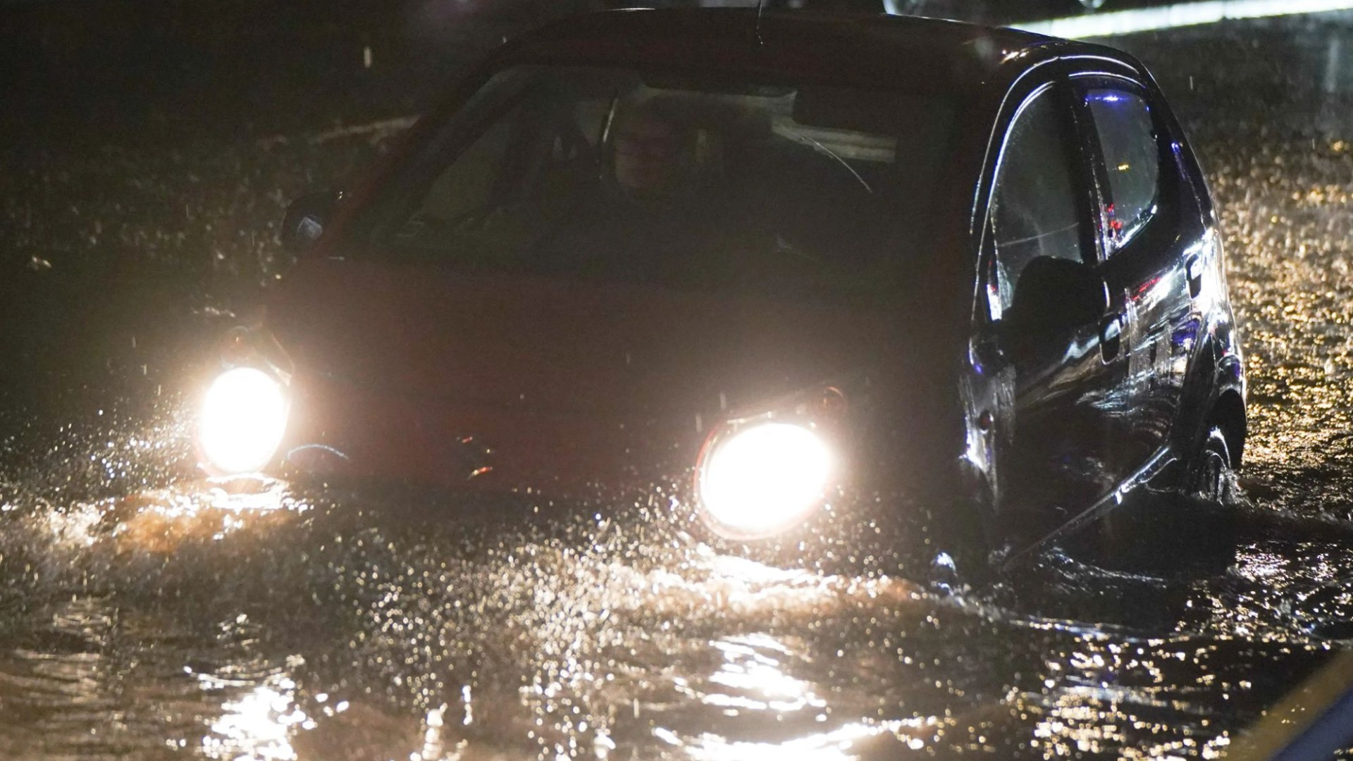 Storm Darragh to hit in HOURS as warnings cover nearly all of UK ahead of 80mph gales & floods - check map of locations