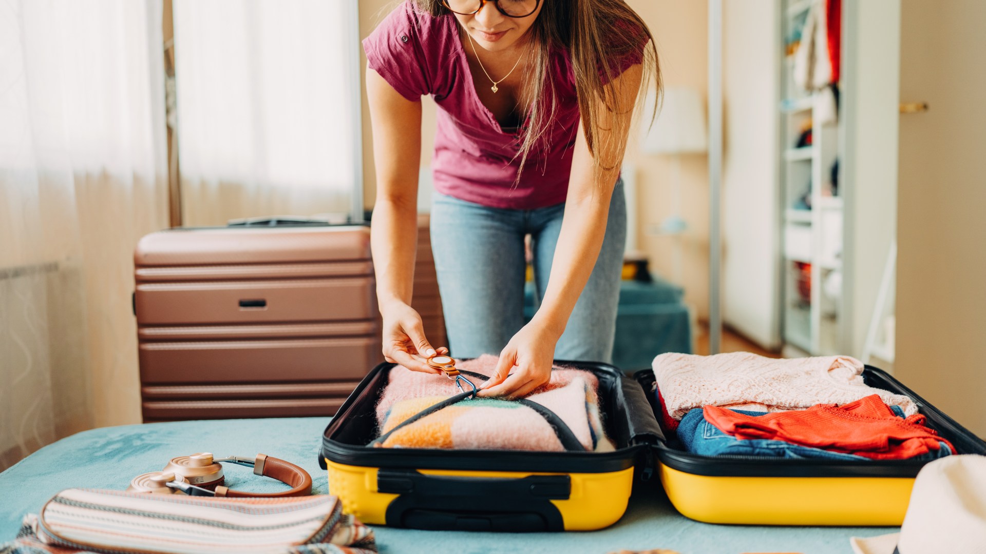 New ‘no bag’ trend with passengers travelling without ANY luggage goes viral after people rave about how easy it is