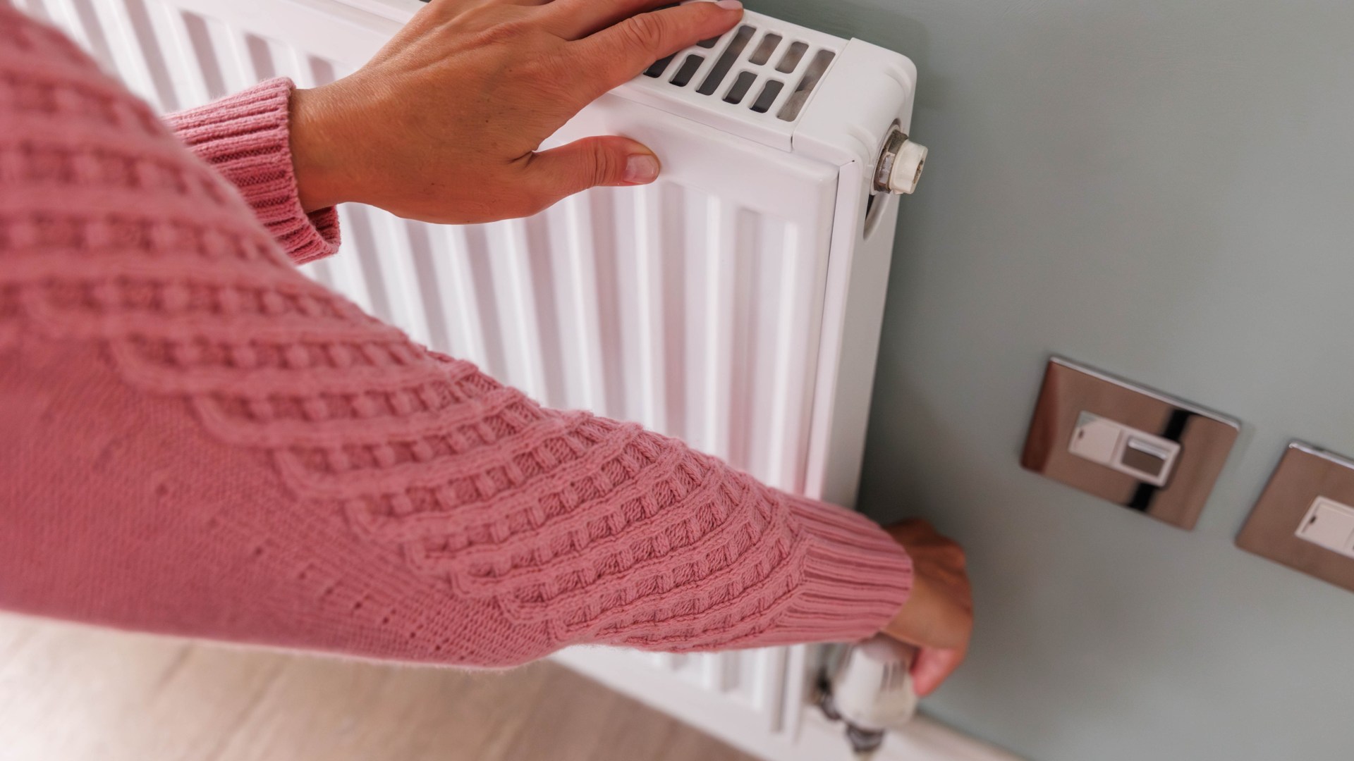 Engineer reveals the reason your radiator has cold spots & easy 'flush' trick to get your home hot FAST using a £9 buy