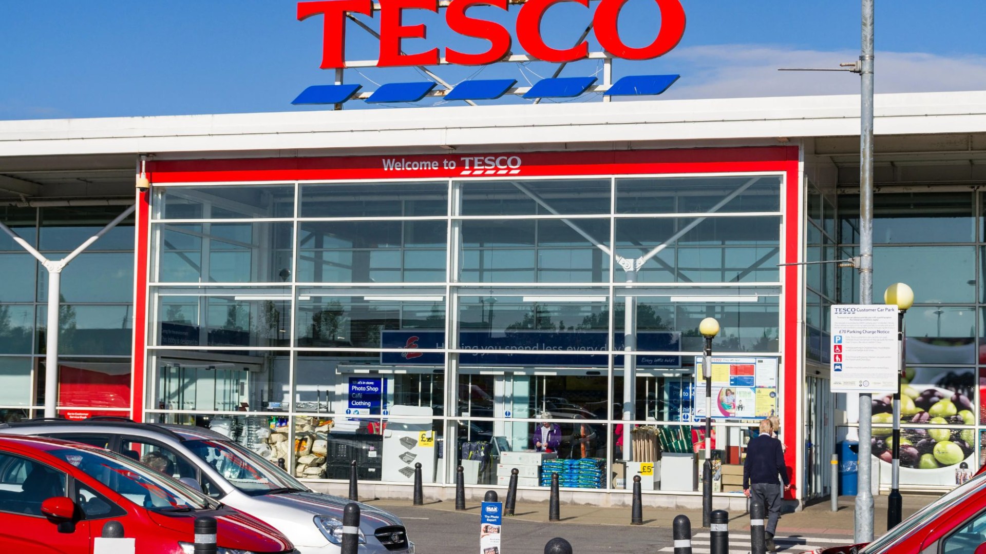 Tesco shoppers clear shelves of Christmas essential scanning for just 20p